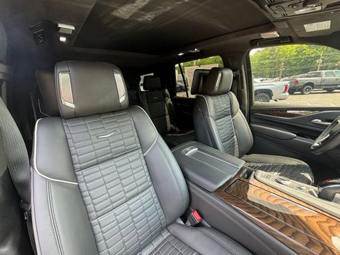 Used 2024 Cadillac Escalade Sport Platinum AWD/4WD image 16