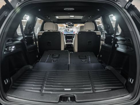 Used 2024 Jeep Grand Cherokee L Limited image 13