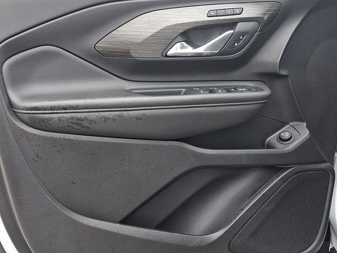 Certified 2024 GMC Terrain SLT FWD image 15