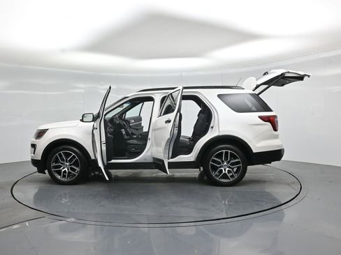 Used 2018 Ford Explorer Sport image 36
