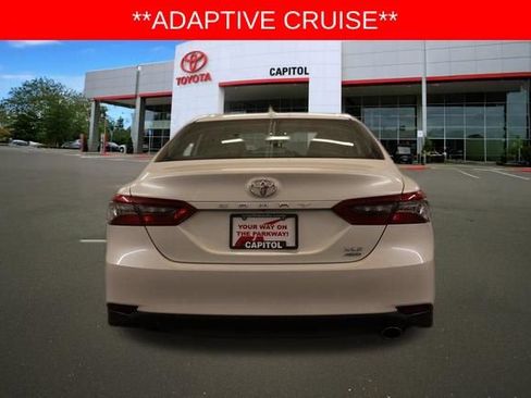 Used 2022 Toyota Camry XLE AWD/4WD image 4