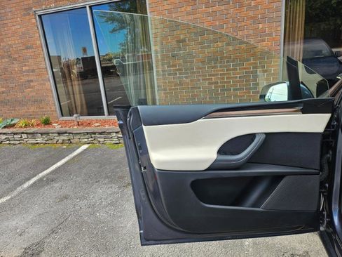 Used 2023 Tesla Model X AWD/4WD image 35