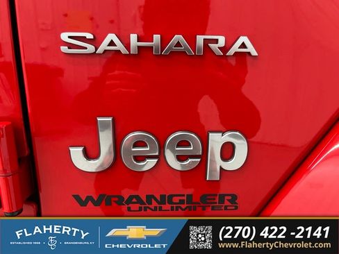 Used 2018 Jeep Wrangler Unlimited Sahara AWD/4WD image 18