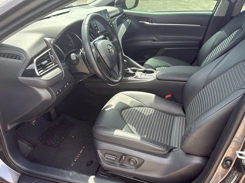 Used 2022 Toyota Camry SE w/ Convenience Package FWD image 12
