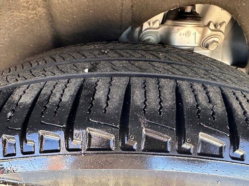 Used 2024 Lincoln Nautilus Premier w/ Equipment Group 102A image 29