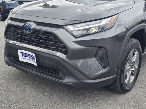 Used 2023 Toyota RAV4 LE AWD/4WD image 10