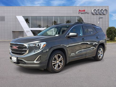 Used 2018 GMC Terrain SLE w/ Driver Convenience Package image 1