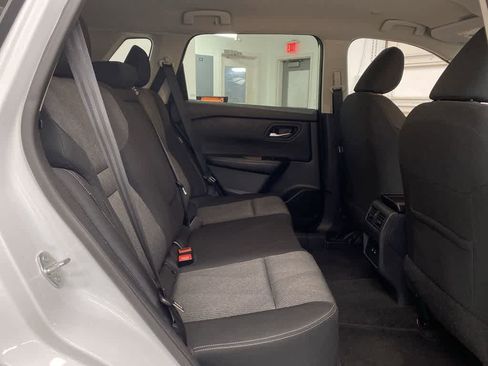 Used 2024 Nissan Rogue SV image 17