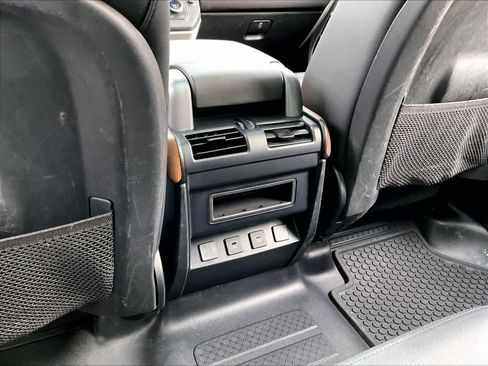 Used 2024 Land Rover Defender 110 S image 35