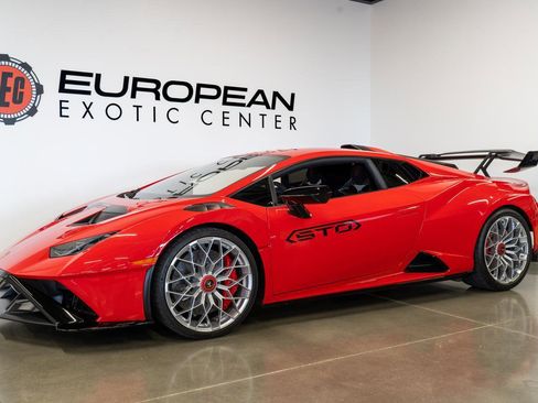 Used 2023 Lamborghini Huracan STO image 38
