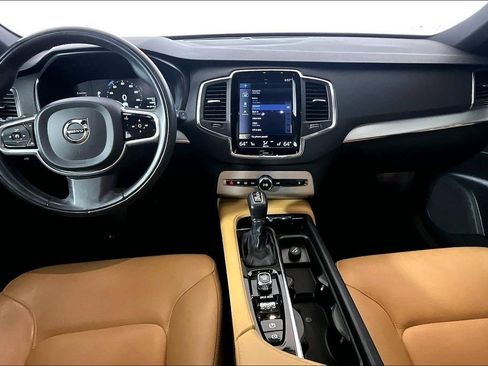 Used 2018 Volvo XC90 T5 Momentum w/ Convenience Package image 11
