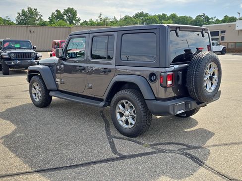 Used 2020 Jeep Wrangler Unlimited Sport AWD/4WD image 3