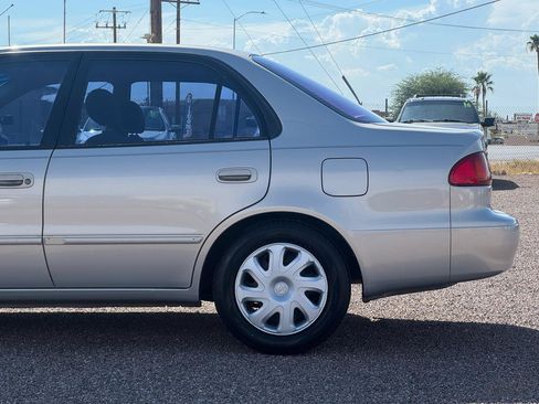 Used 2002 Toyota Corolla CE FWD image 8