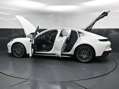 New 2026 Porsche Panamera 4 AWD/4WD image 32