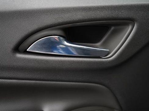 Used 2023 Chevrolet Equinox LT image 48