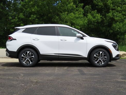 Certified 2024 Kia Sportage EX AWD/4WD image 2