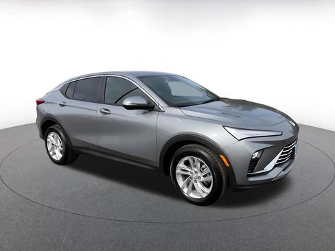 Used 2025 Buick Envista Preferred image 2