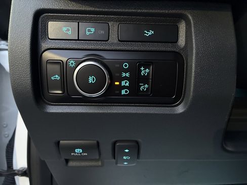 Used 2023 Ford F250 Lariat w/ FX4 Off-Road Package image 12