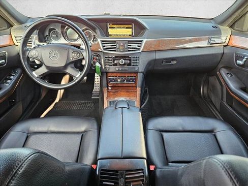 Used 2010 Mercedes-Benz E 350 4MATIC Sedan image 18