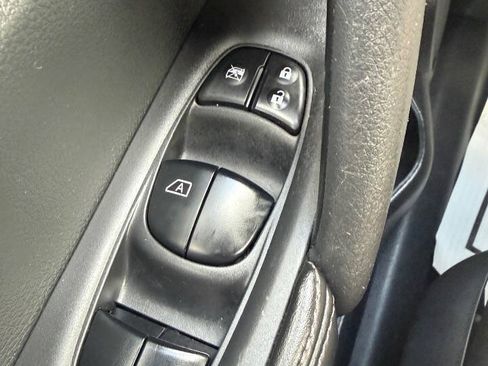 Used 2019 Nissan Rogue SL w/ Premium Package AWD/4WD image 25