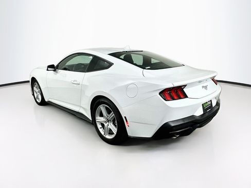 Used 2026 Ford Mustang Premium RWD image 5