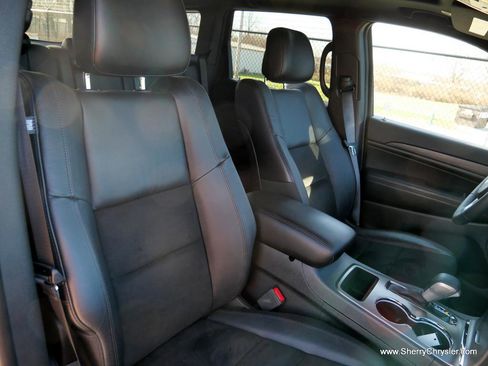 Used 2019 Jeep Grand Cherokee Altitude image 36