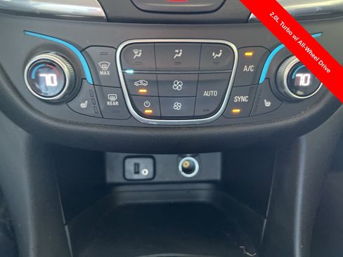 Used 2018 Chevrolet Equinox LT image 17