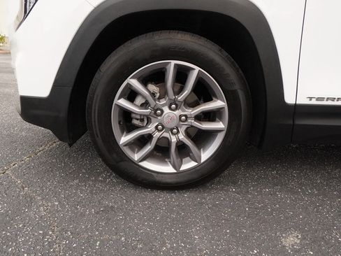 Used 2022 GMC Terrain SLT w/ Infotainment Package II FWD image 33