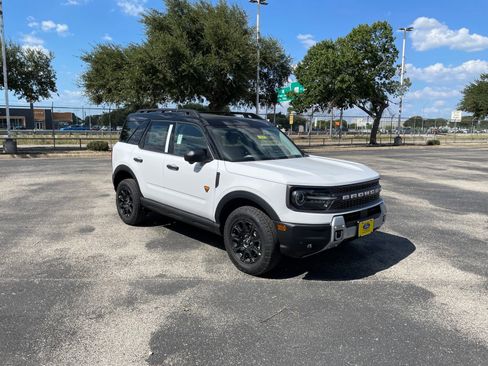 New 2025 Ford Bronco Sport Badlands w/ Badlands Tech Package AWD/4WD image 4