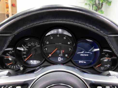 Used 2017 Porsche 911 Carrera image 16