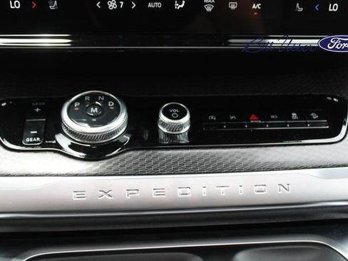 New 2026 Ford Expedition Max Platinum w/ Stealth Appearance Package AWD/4WD image 15
