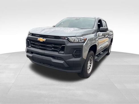 Used 2023 Chevrolet Colorado W/T w/ Advanced Trailering Package RWD image 1