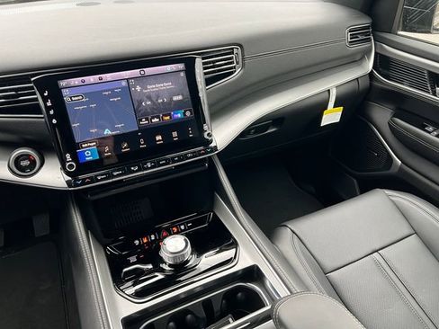 New 2026 Jeep Grand Wagoneer 4WD image 34