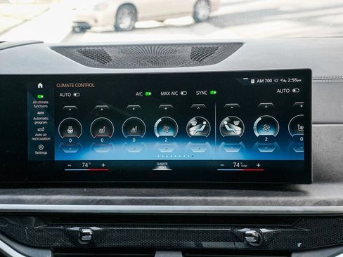 Used 2023 BMW X7 xDrive40i w/ Executive Package image 12