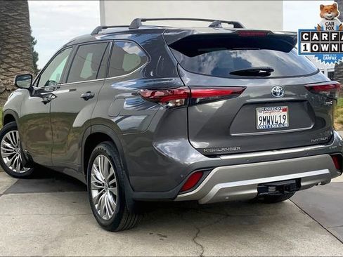 Used 2024 Toyota Highlander Platinum image 12