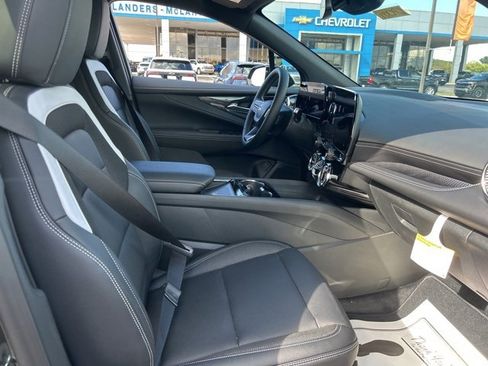 New 2026 Chevrolet Blazer EV LT image 32