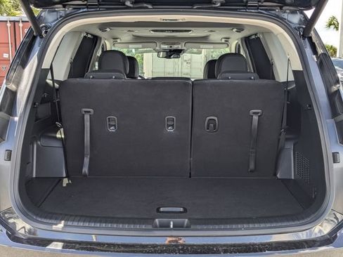 Certified 2024 Kia Telluride EX w/ EX Captain's Chair Package AWD/4WD image 12