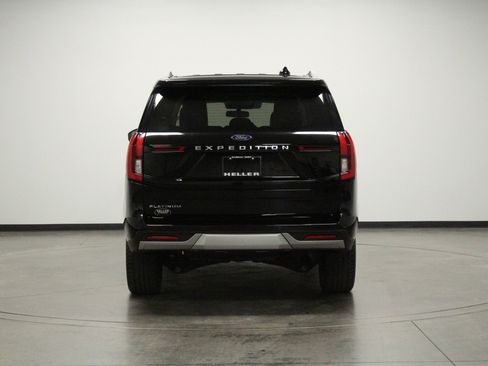 Used 2025 Ford Expedition Platinum w/ Driver's Package AWD/4WD image 7