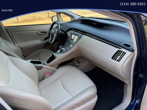 Used 2012 Toyota Prius Four image 18