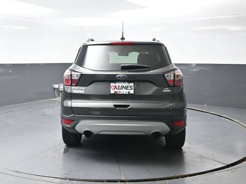 Used 2018 Ford Escape SE w/ SE Sync 3 Package FWD image 12