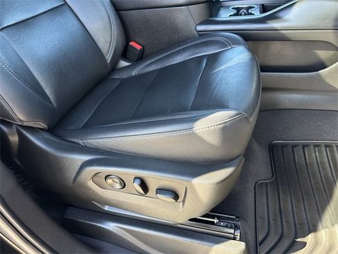 Used 2021 Chevrolet Tahoe LT w/ Luxury Package image 27