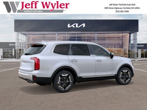 New 2025 Kia Telluride S image 7