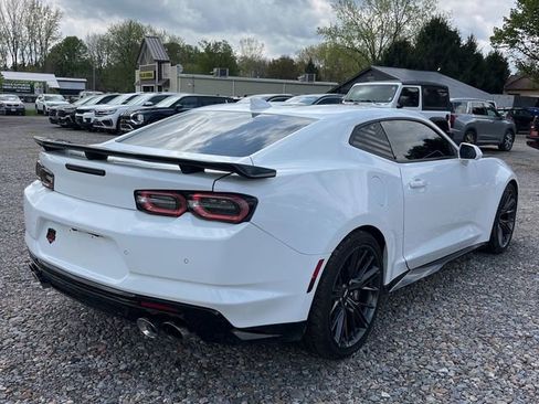 Used 2019 Chevrolet Camaro ZL1 RWD image 7