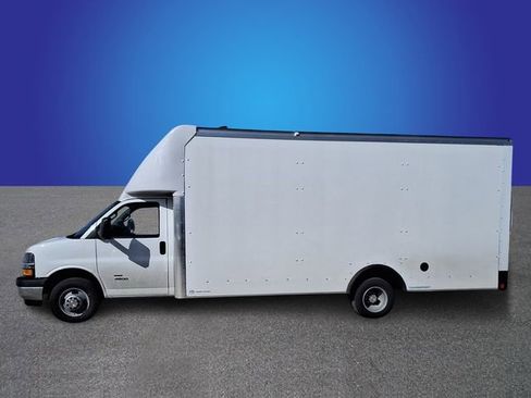 New 2025 Chevrolet Express 4500 w/ Power Convenience Package RWD image 4