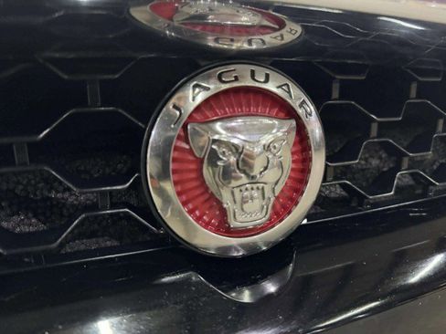 Used 2018 Jaguar F-TYPE Coupe image 16