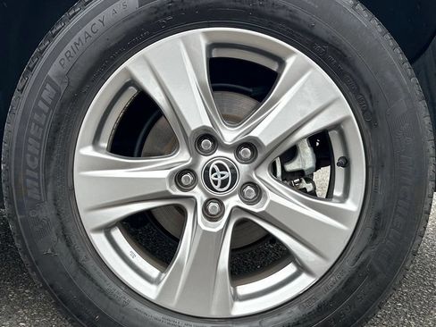 Certified 2024 Toyota RAV4 XLE w/ Convenience Package AWD/4WD image 28