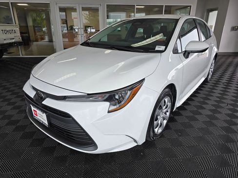 Certified 2025 Toyota Corolla LE FWD image 7