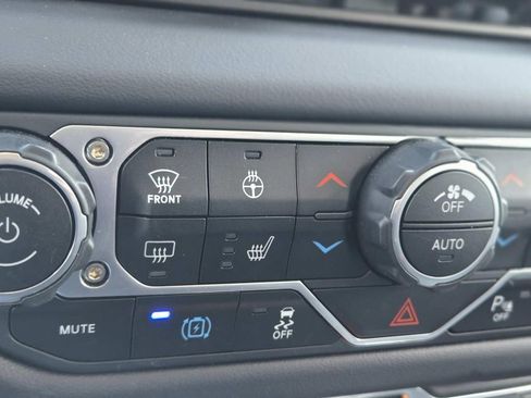 Used 2025 Jeep Wrangler Unlimited Sahara w/ Safety Group image 28