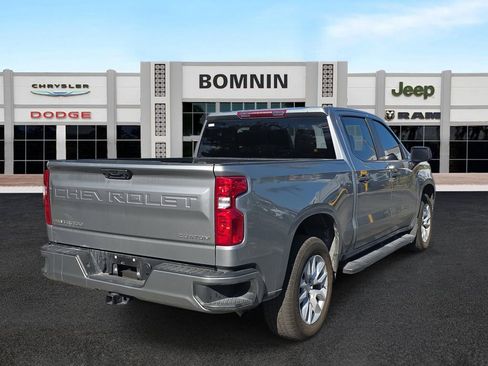 Used 2024 Chevrolet Silverado 1500 Custom image 3