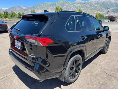 Used 2022 Toyota RAV4 SE AWD/4WD image 5